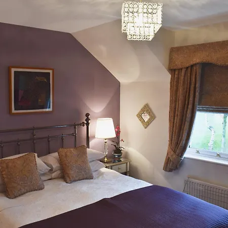 Дом отдыха 9 Howrah's Court *